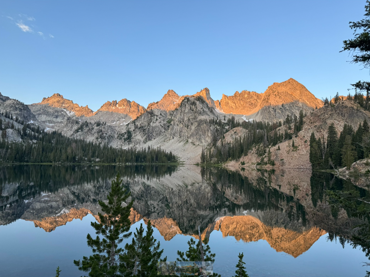 Sawtooth-Mountains.jpg